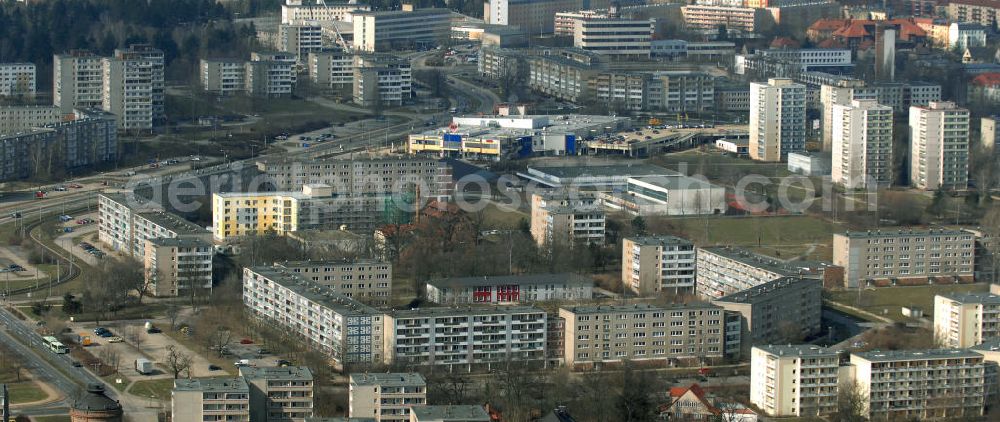 Aerial image Frankfurt (Oder) - Blick über den Stadtteil Neuberesinchen in Frankfurt (Oder) nach Westen. Das Neubauviertel wurde erst ab 1977 gebaut. Aktuell werden viele Plattenbauten mangels Mieter wieder abgerissen. View of the city district Neuberesinchen in Frankfurt (Oder) to the west. The new district was begun to build in 1977. Currently many of the prefabricated buildings are to be demolished.