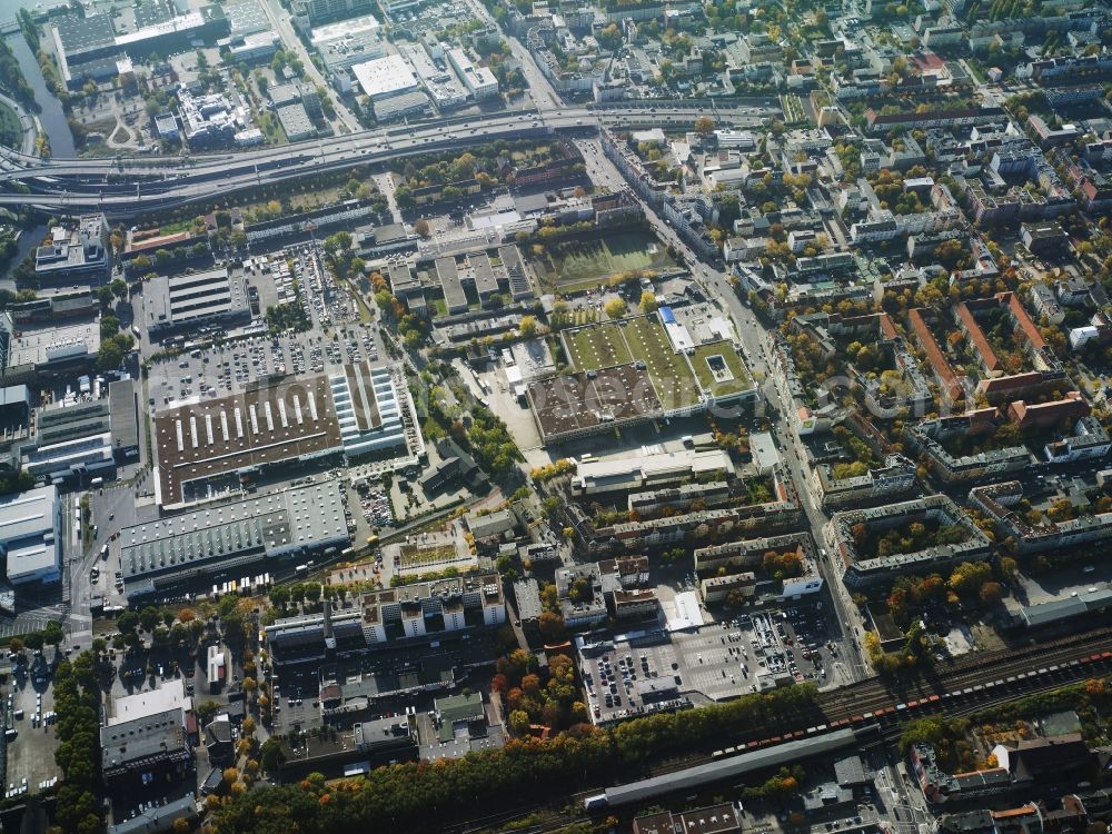 Aerial image Berlin - District Neukoelln along the residential areas at the Karl-Marx-Strasse, Grenzallee and the Lahnstrasse in the city in Berlin