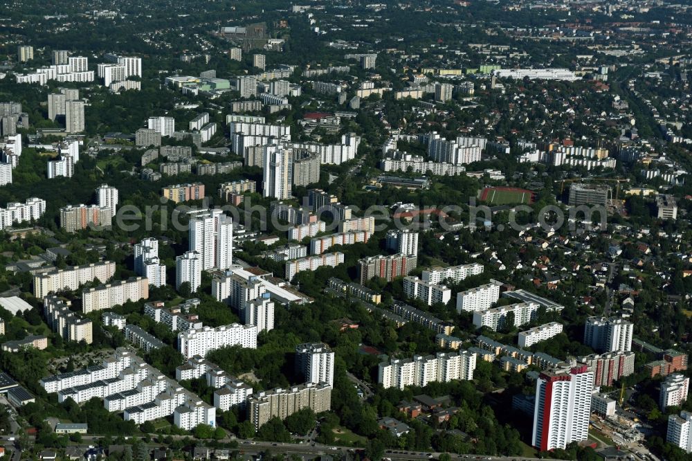 Berlin from the bird's eye view: Neukoelln district in the urban area in Berlin. Here the large housing estate Gropiusstadt in Rudow