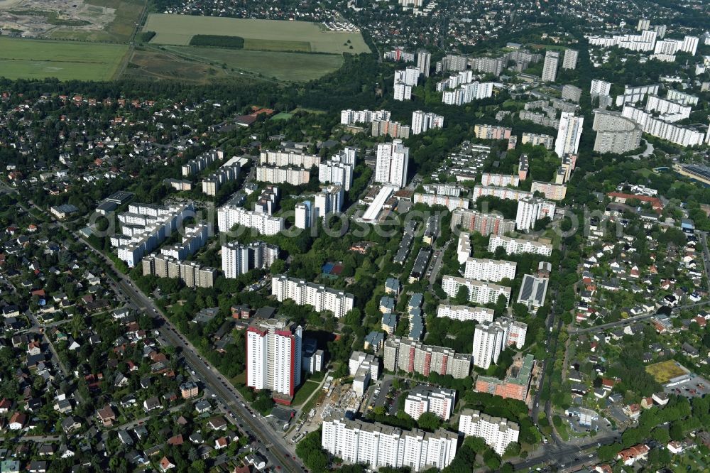 Aerial image Berlin - Neukoelln district in the urban area in Berlin. Here the large housing estate Gropiusstadt in Rudow