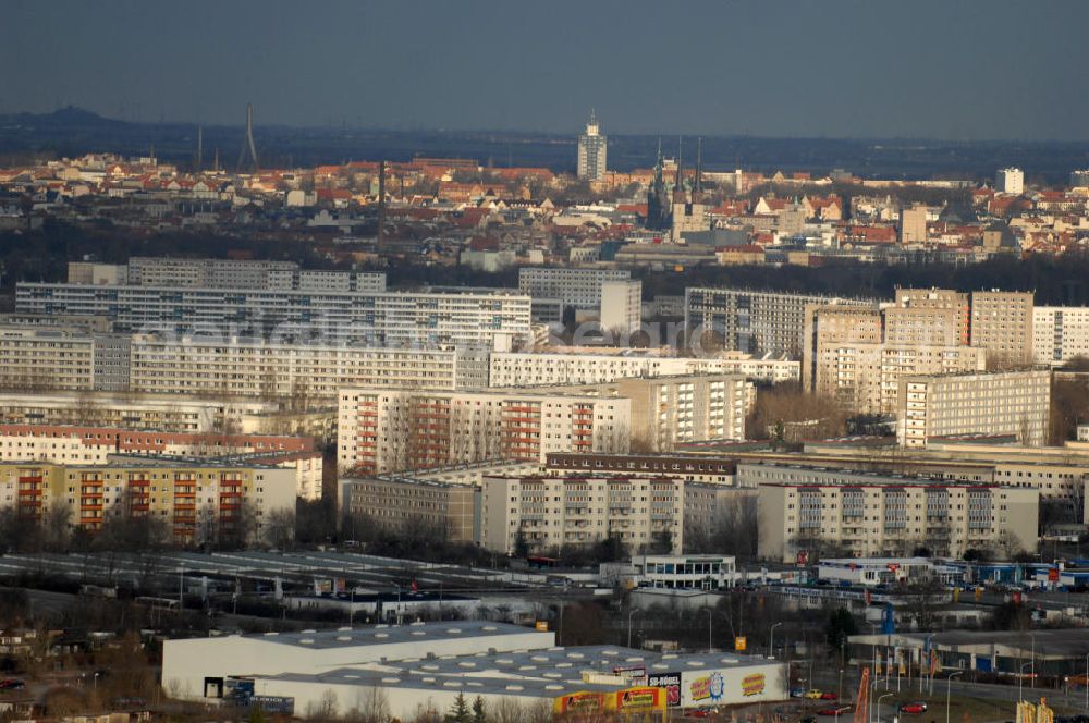 Halle / Saale from above - Stadtteilansicht mit Plattenbauten / Mehrfamilienhäuser im Stadtteil Halle-Neustadt in Sachsen-Anhalt. View of industrialized buildings / blocks of flats in the district Neustadt in Saxony-Anhalt.