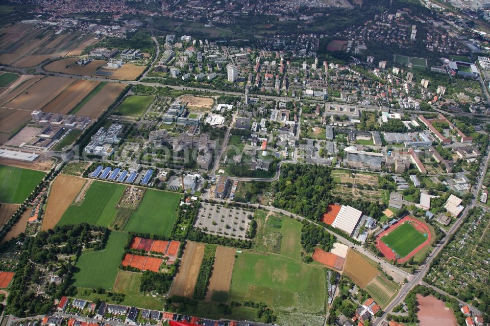 Mainz from above - Upper Town neighborhood in the city area of Mainz in Rhineland-Palatinate