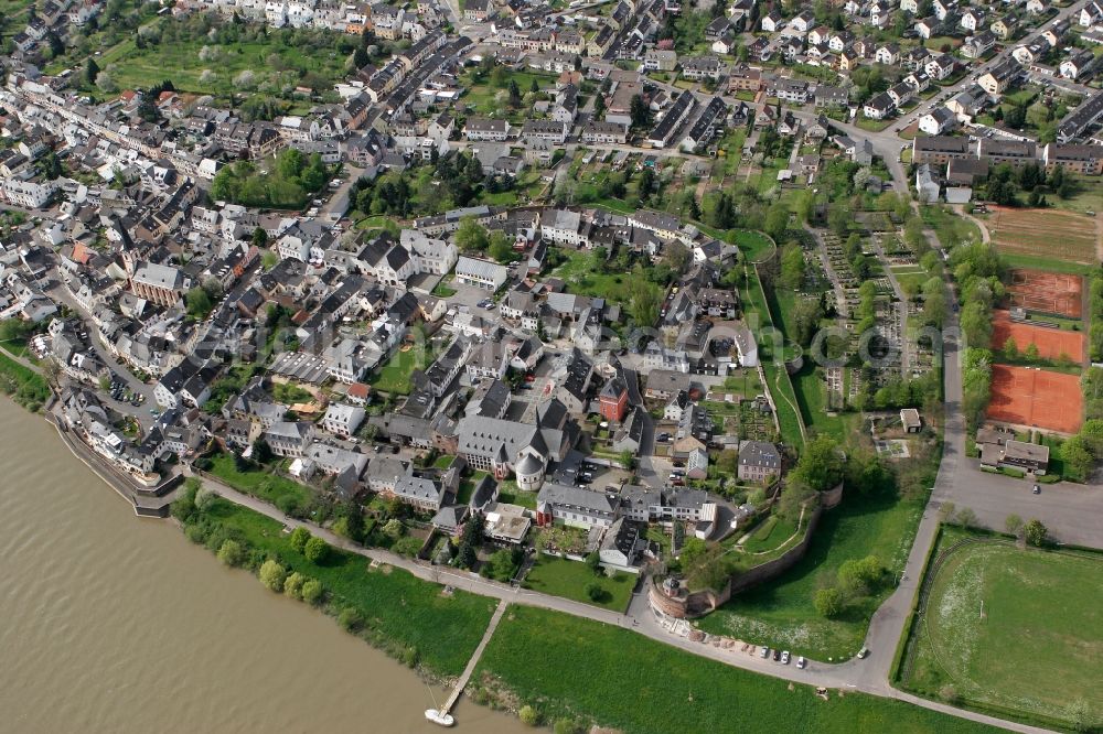 Aerial photograph Trier - View of the historic town district Pfalzel. The district is situated on the banks of the Mosel area. The village is surrounded by an old castle wall. The district belongs to Trier in Rhineland-Palatinate