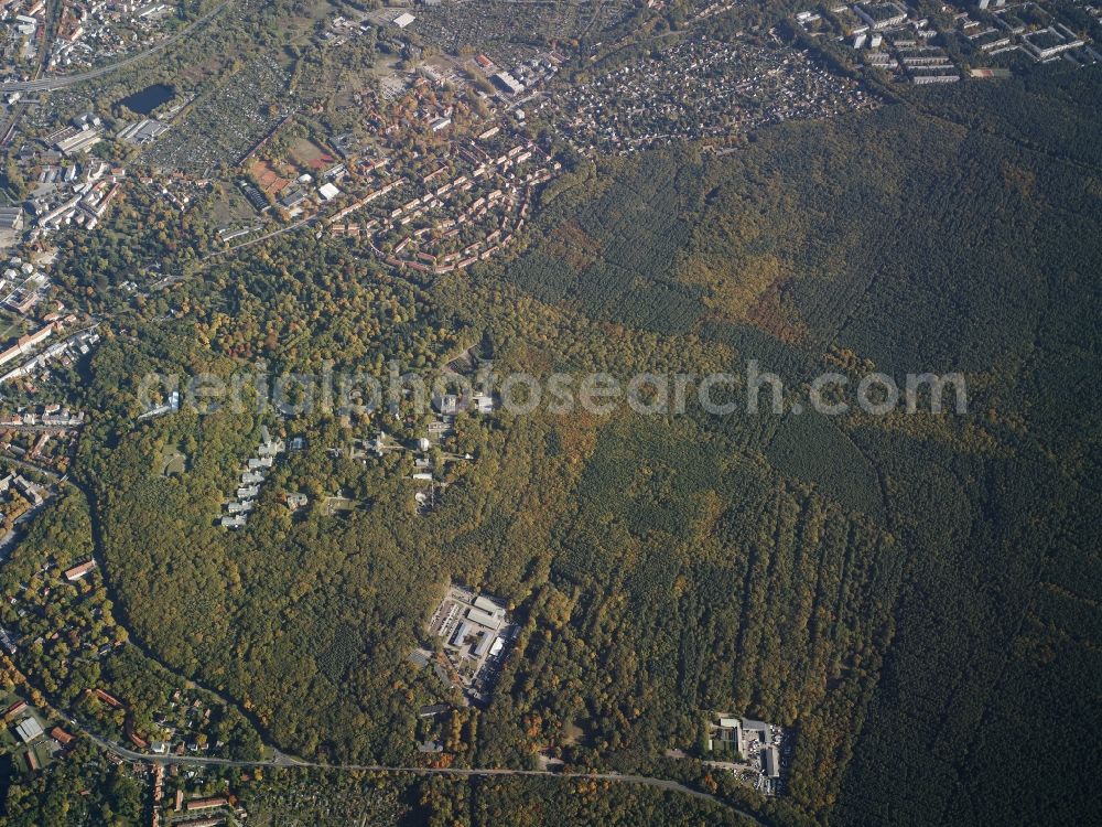 Aerial photograph Potsdam - District Potsdam Sued and its nearby forestland aswell as the research Institute Potsdam - Institut fuer Klimafolgenforschung in the city in Potsdam in the state Brandenburg