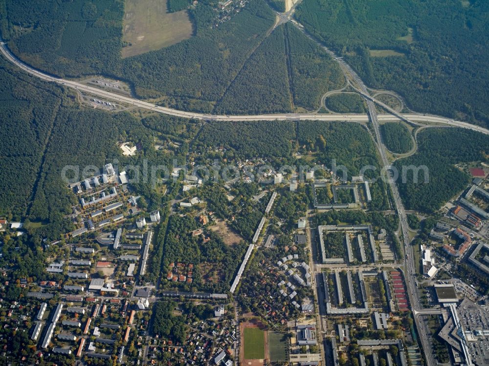 Aerial image Potsdam - District Potsdam Suedost and its residential areas Stern and Am Stern near the motorway A115 and the road Nuthestrasse aswell as nearby forestland in Potsdam in the state Brandenburg