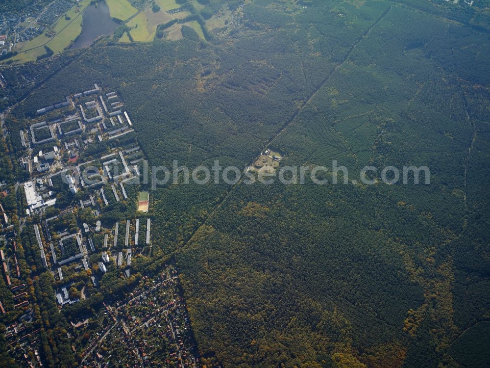 Aerial photograph Potsdam - District Potsdam Sued and its housing complex Waldstadt II and the nearby forest in the city in Potsdam in the state Brandenburg