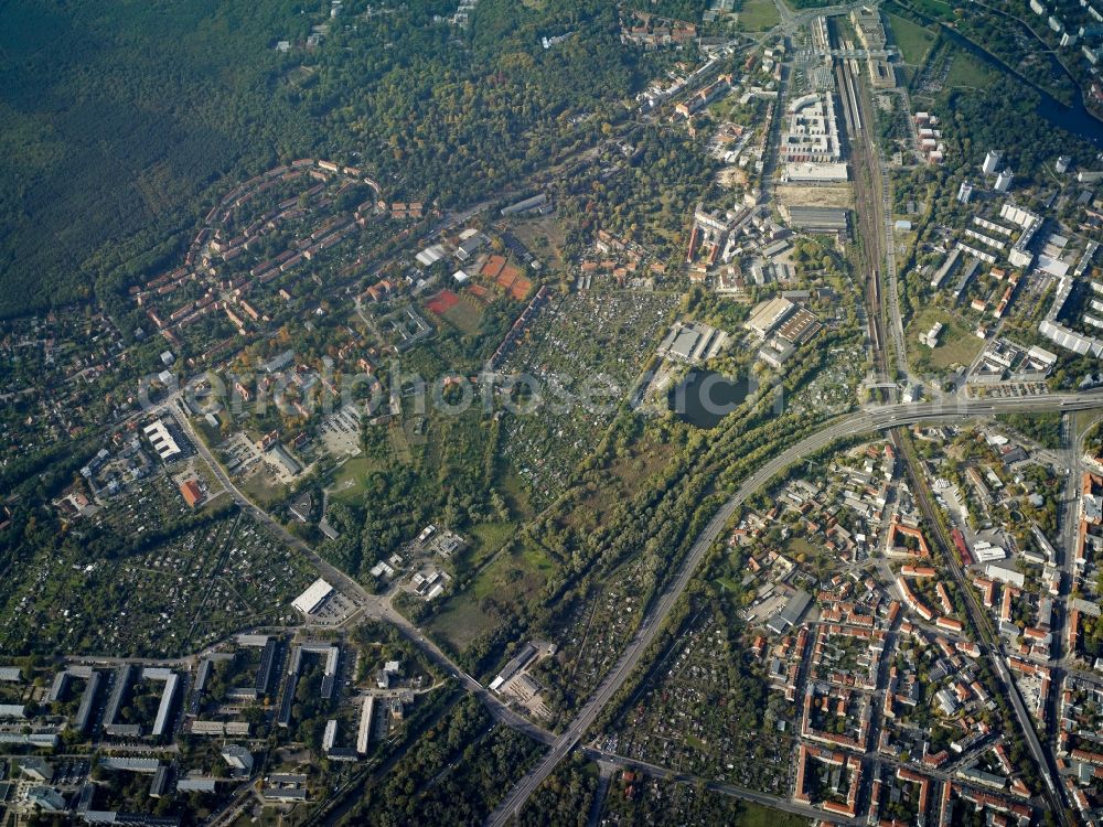 Aerial image Potsdam - District Potsdam Sued with its residential area and nearby forestland aswell as the rails of the Deutsche Bahn AG and the river Havel in the city in Potsdam in the state Brandenburg