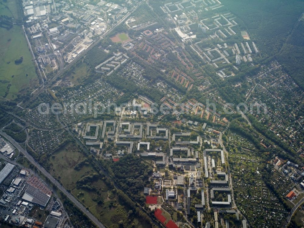 Potsdam from the bird's eye view: District Potsdam Sued and its residential area Schlaatz and Am Schlaatz with nearby forestland in the city in Potsdam in the state Brandenburg