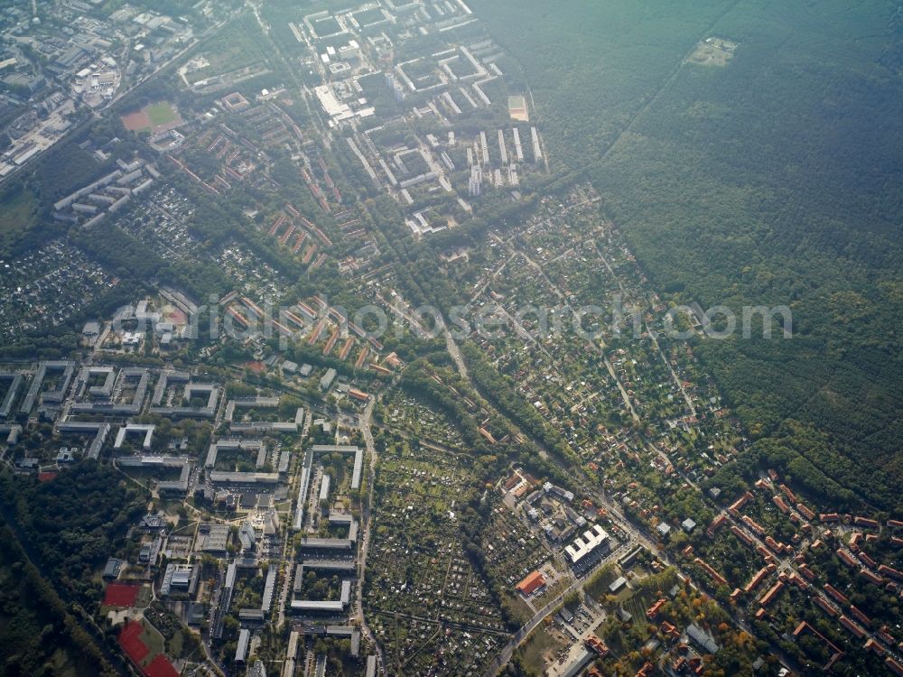 Aerial photograph Potsdam - District Potsdam Sued and its residential area Schlaatz and Am Schlaatz with nearby forestland in the city in Potsdam in the state Brandenburg