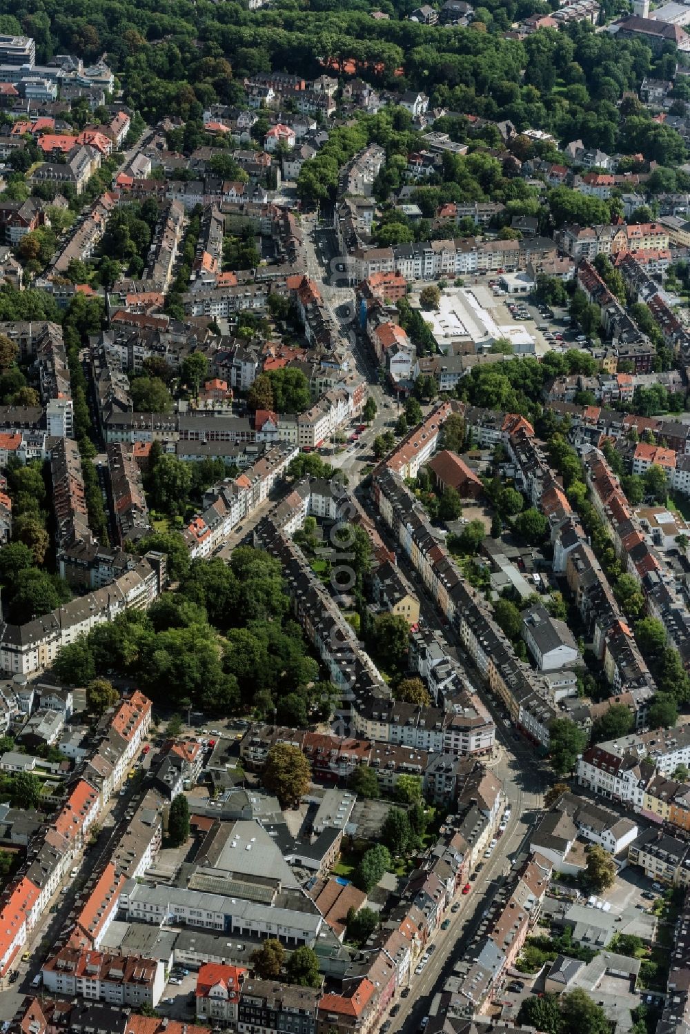 Essen from the bird's eye view: District Suedviertel hoehe Witteringstrasse in the city in Essen in the state North Rhine-Westphalia, Germany