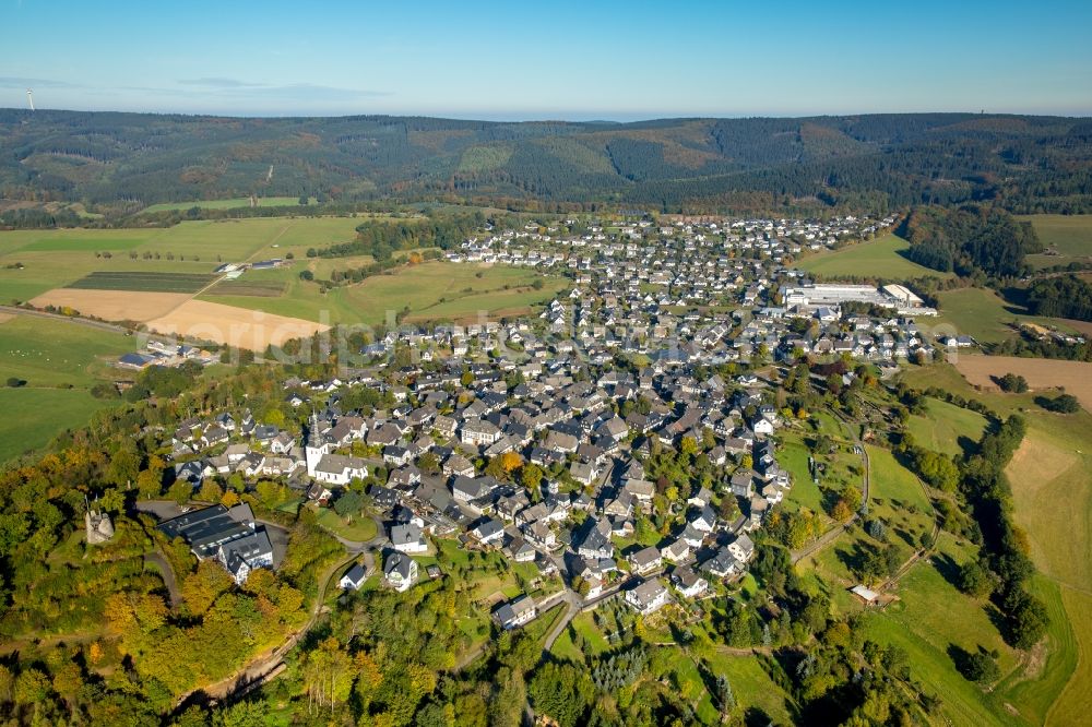 Aerial photograph Meschede - District in the city of Eversberg near the motorway A46 in Meschede in the state North Rhine-Westphalia