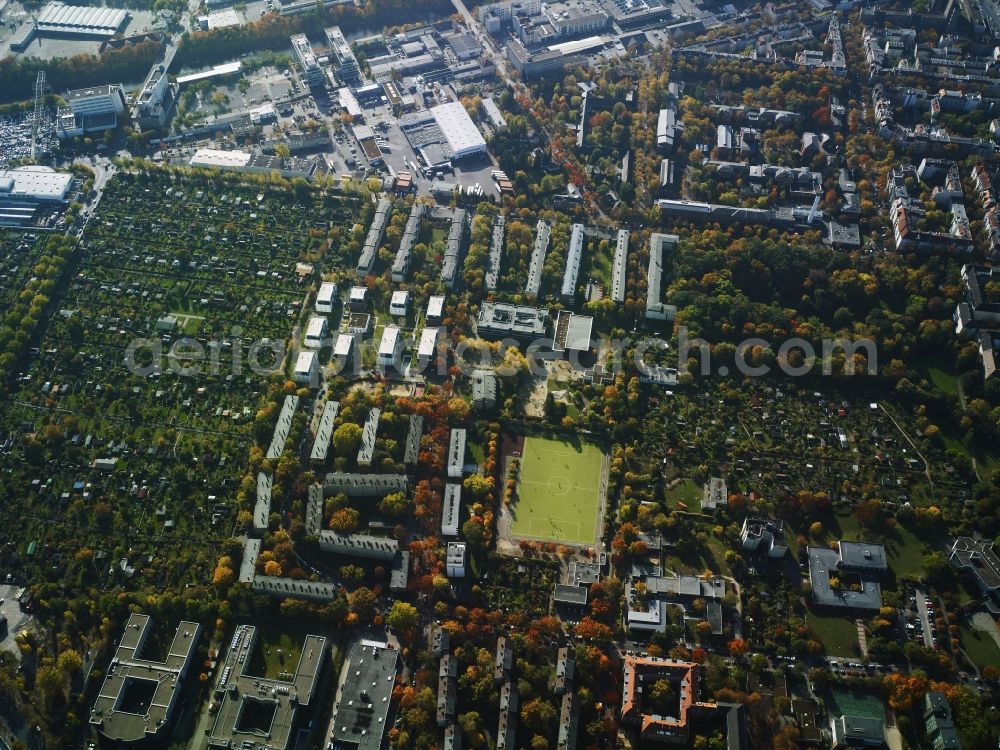 Berlin from the bird's eye view: District Tempelhof-Schoeneberg and an allotment area besides a housing area in the city in Berlin in Germany