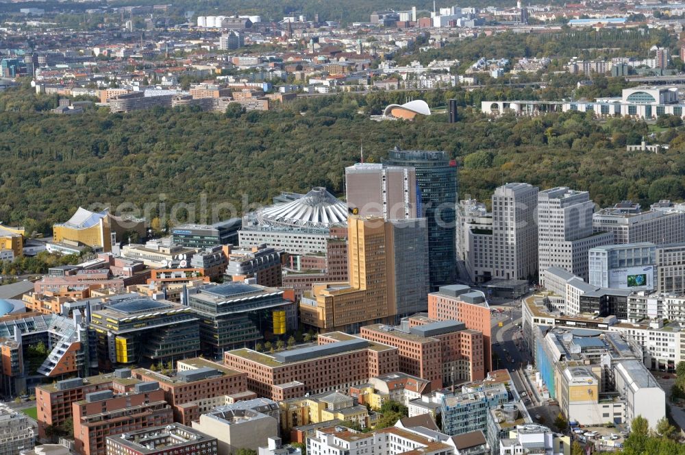 Berlin from the bird's eye view: View at the buildings of the Park Colonnade at the Potsdamer Platz in the district Mitte in Berllin. The ensemble consists of five individual buildings, designed by the architect Giorgio Grassi. The individual buildings were each designed by different architects. On the so-called Berlin mix offices, restaurants, bars, shops and flats are here located. Responsible for the Park Colonnades is the HVB Immobilien AG