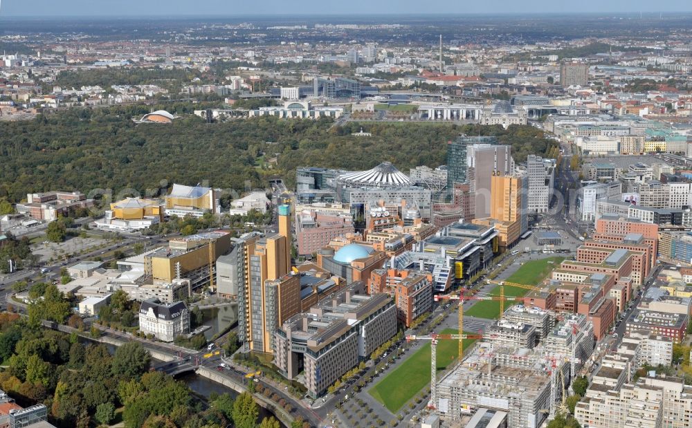 Aerial photograph Berlin - View at the buildings of the Park Colonnade at the Potsdamer Platz in the district Mitte in Berllin. The ensemble consists of five individual buildings, designed by the architect Giorgio Grassi. The individual buildings were each designed by different architects. On the so-called Berlin mix offices, restaurants, bars, shops and flats are here located. Responsible for the Park Colonnades is the HVB Immobilien AG