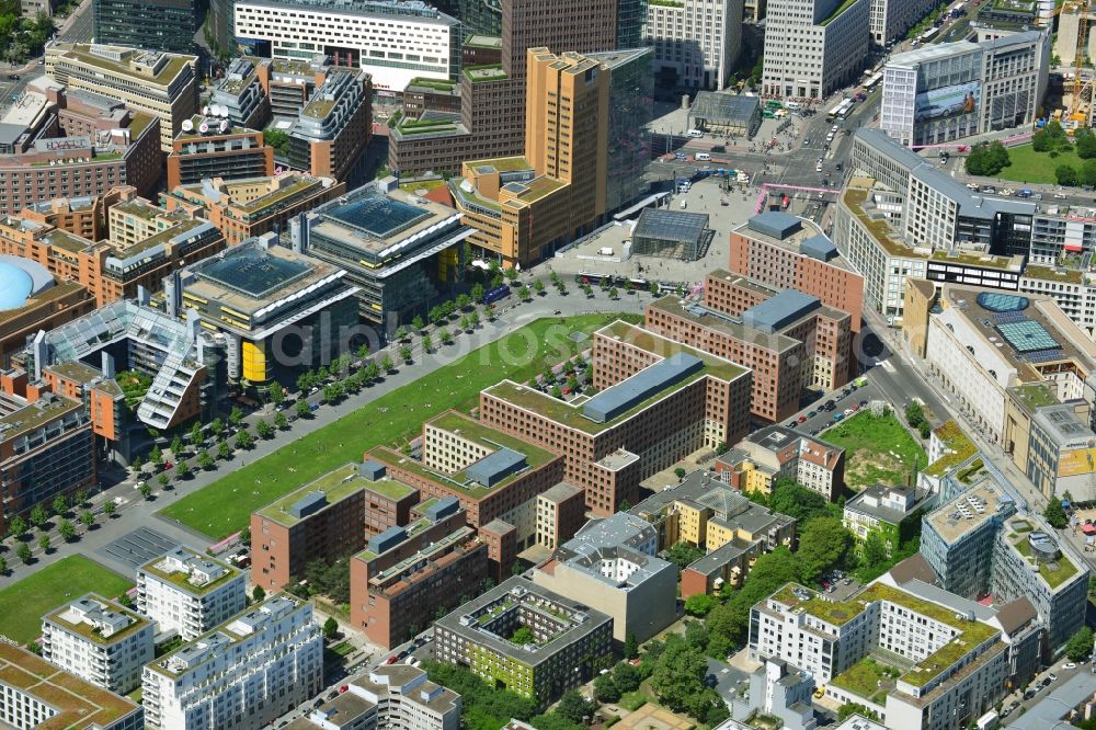 Aerial image Berlin - View at the buildings of the Park Colonnade at the Potsdamer Platz in the district Mitte in Berllin. The ensemble consists of five individual buildings, designed by the architect Giorgio Grassi. The individual buildings were each designed by different architects. On the so-called Berlin mix offices, restaurants, bars, shops and flats are here located. Responsible for the Park Colonnades is the HVB Immobilien AG