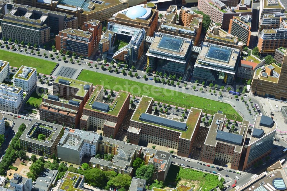 Aerial image Berlin - View at the buildings of the Park Colonnade at the Potsdamer Platz in the district Mitte in Berllin. The ensemble consists of five individual buildings, designed by the architect Giorgio Grassi. The individual buildings were each designed by different architects. On the so-called Berlin mix offices, restaurants, bars, shops and flats are here located. Responsible for the Park Colonnades is the HVB Immobilien AG