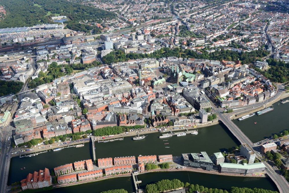 Aerial image Bremen - View of the historic city centre of the Hanseatic city with the Teerhof peninsula between the river Weser and its branch Kleine Weser in Bremen in Germany