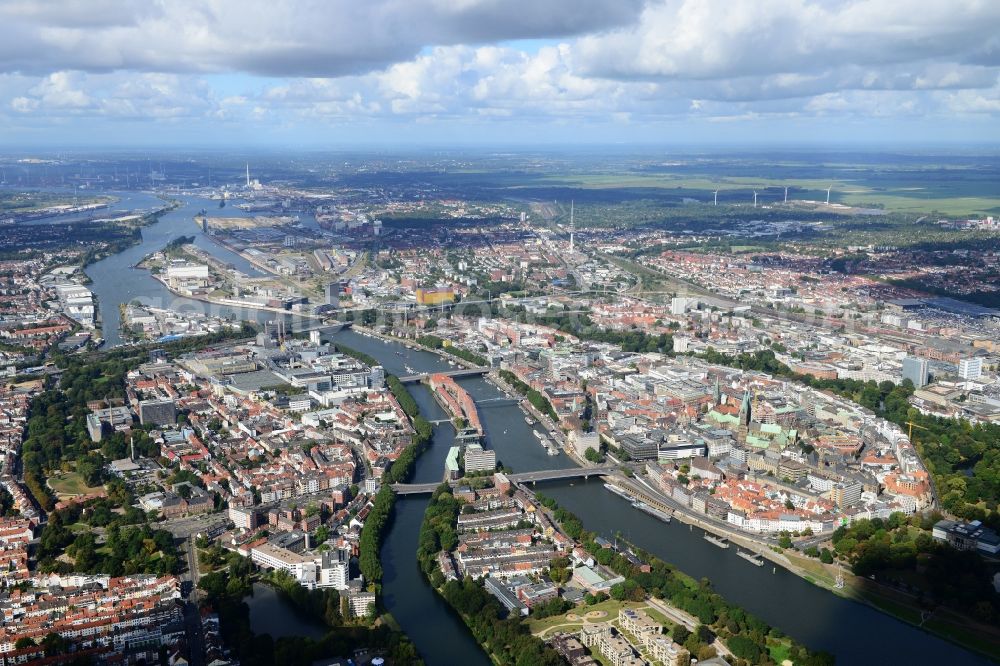 Aerial photograph Bremen - View of the historic city centre of the Hanseatic city with the Teerhof peninsula between the river Weser and its branch Kleine Weser in Bremen in Germany