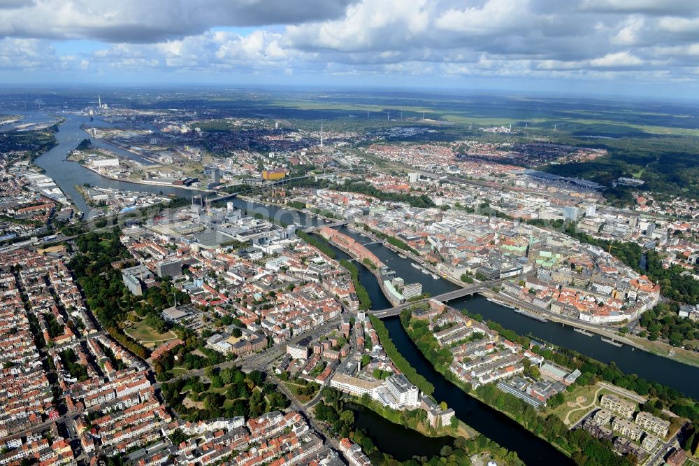 Aerial image Bremen - View of the historic city centre of the Hanseatic city with the Teerhof peninsula between the river Weser and its branch Kleine Weser in Bremen in Germany