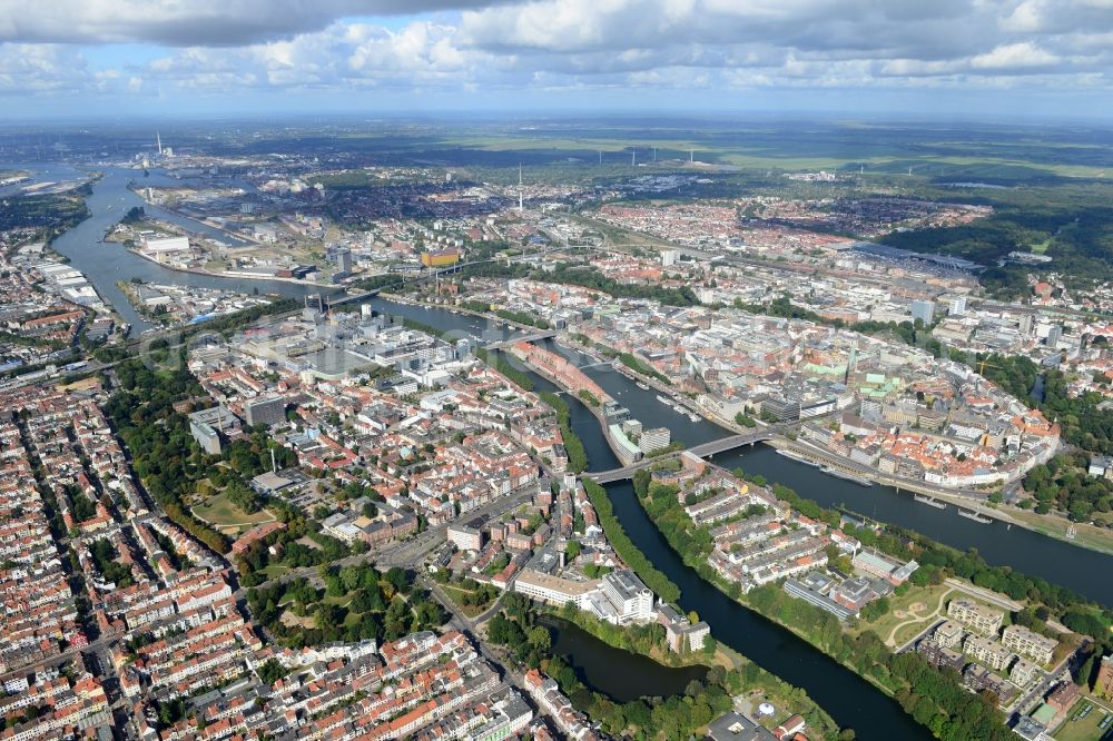 Aerial photograph Bremen - View of the historic city centre of the Hanseatic city with the Teerhof peninsula between the river Weser and its branch Kleine Weser in Bremen in Germany