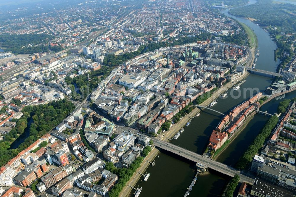 Bremen from the bird's eye view: View of the historic city centre of the Hanseatic city with the Teerhof peninsula between the river Weser and its branch Kleine Weser in Bremen in Germany