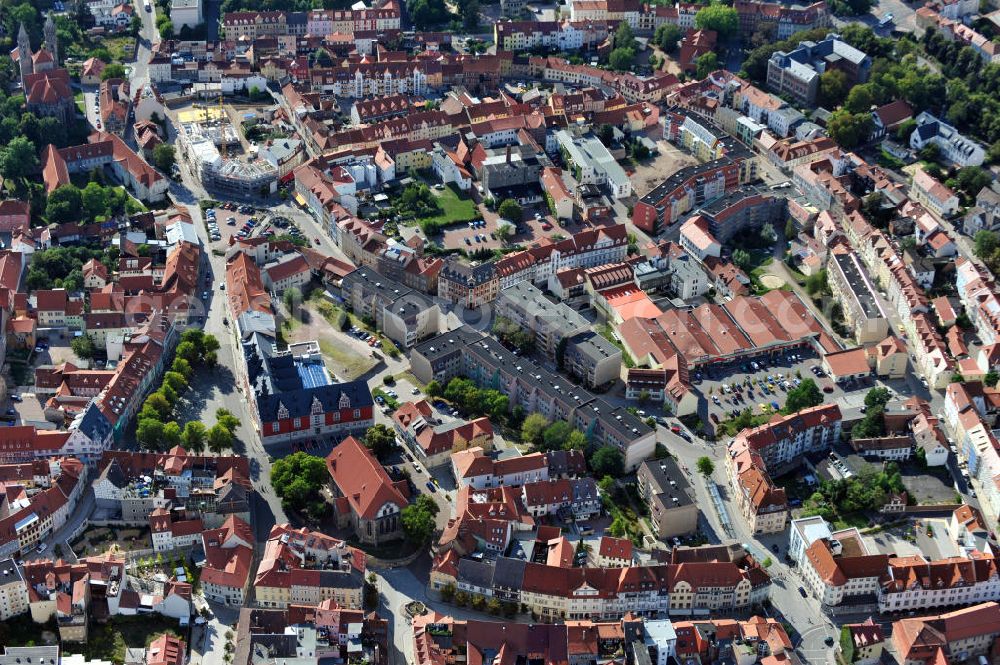 Aerial photograph Arnstadt - Stadtteilansicht mit zentralem Marktplatz und Umgebung in Arnstadt, Thüringen. Partial view over central market place and surrounding area in town Arnstadt, Thuringia.