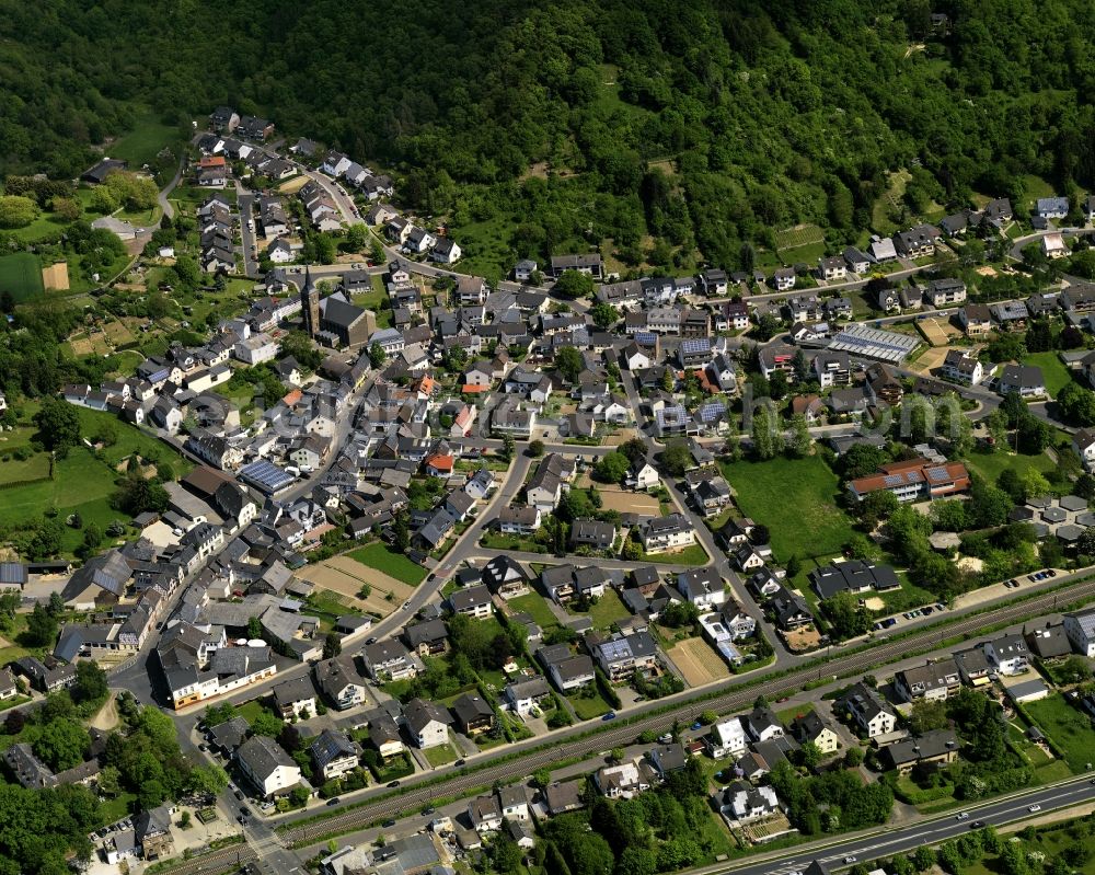 Aerial photograph Sinzig - View of the Bad Bodendorf part of Sinzig in the state of Rhineland-Palatinate. The spa town is often called the Gate to Ahr Valley and consists of residential areas with single family homes and is surrounded by agriculture and fields