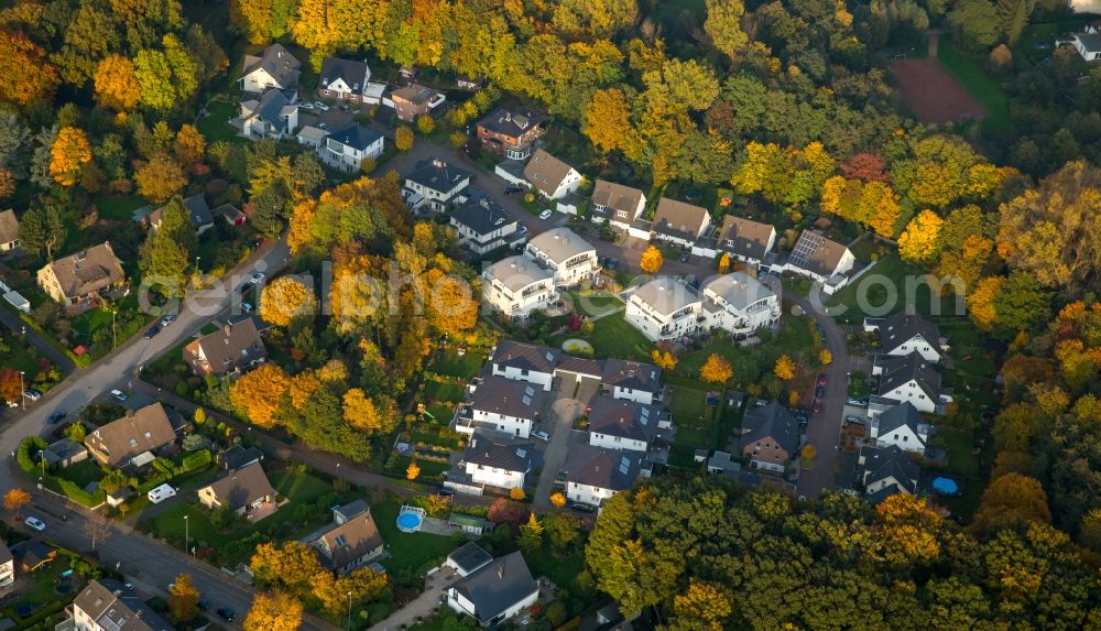 Aerial photograph Gladbeck - View of the residential area Bloomshof-West and the Wodzislawwegs in autumnal Gladbeck in the state of North Rhine-Westphalia