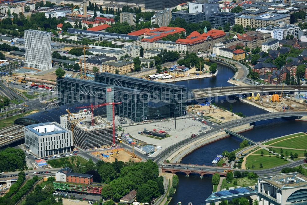 Aerial photograph Berlin - City view with part of new construction - projects Berlin Central Station in Berlin