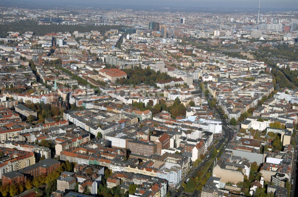 Aerial image Berlin - Blick auf den Stadtteil Schöneberg in Richtung Tiergarten.