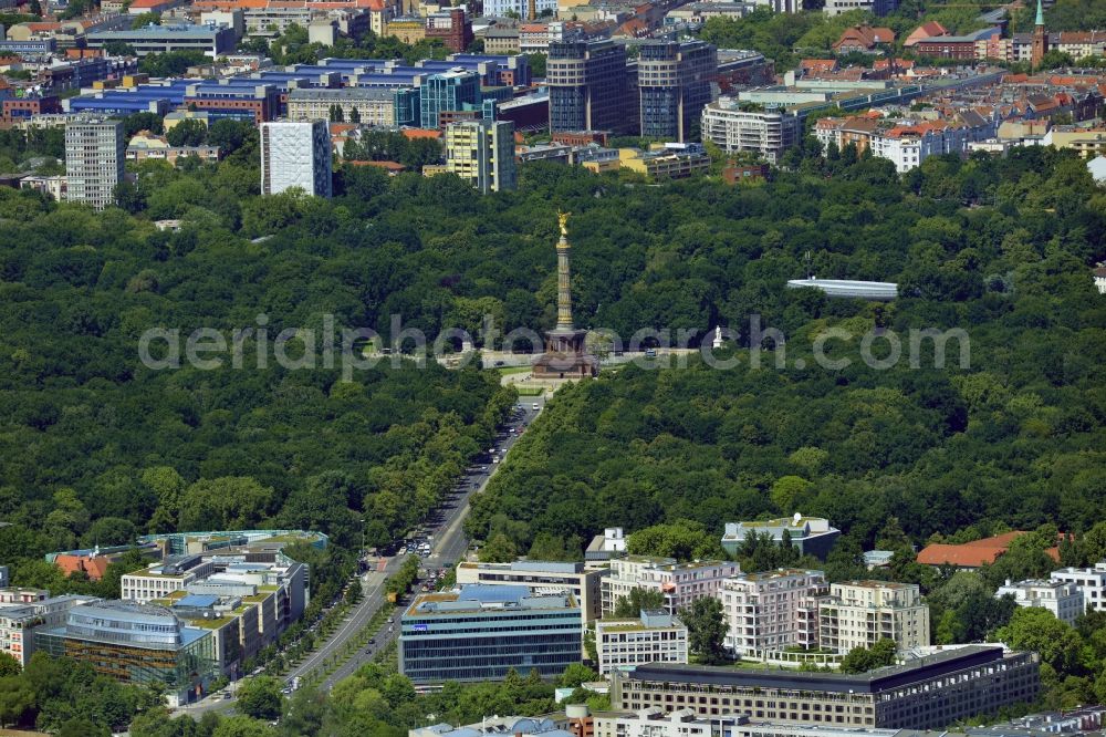 Aerial photograph Berlin - Partial view of the city of Berlin's Tiergarten to the roundabout at the Victory Column and the Arch Spree in Moabit Berlin