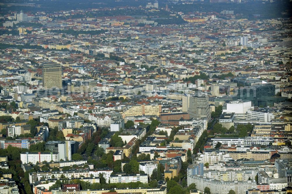 Berlin from the bird's eye view: View of the district of Charlottenburg-Wilmersdorf in Berlin in Germany. View from the East