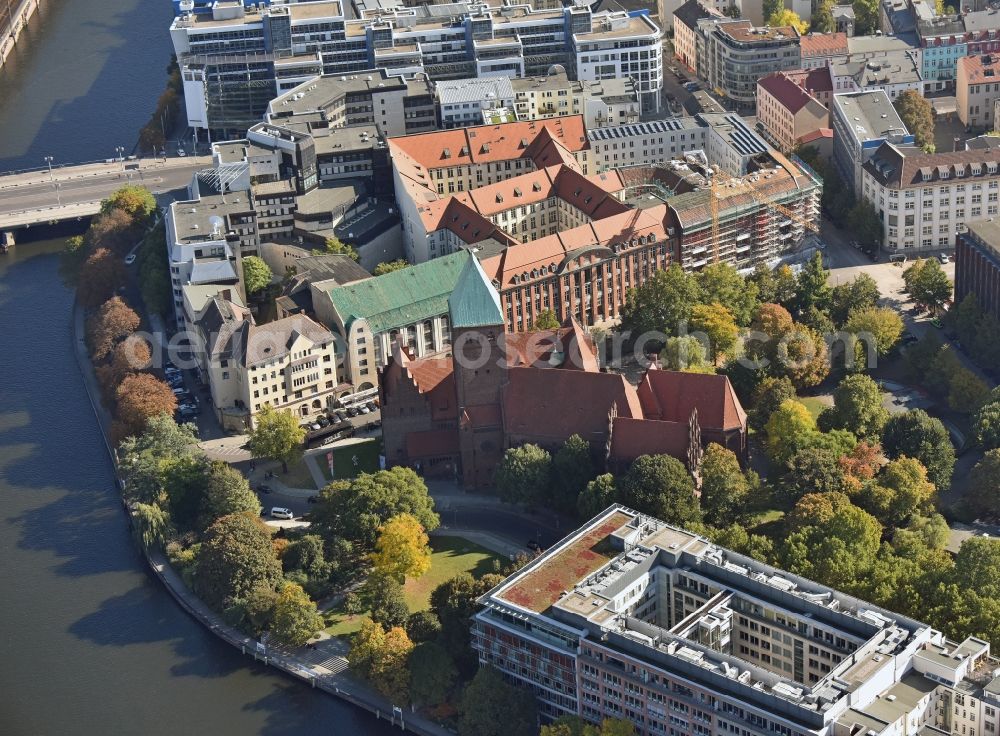 Aerial photograph Berlin - View of the district of Mitte on the riverbank of the Spree in Berlin in Germany. View of the building complex of the museum Maerkisches Museum, the main building of the Stadtmuseum Berlin and Landesmuseum for culture and history of Berlin