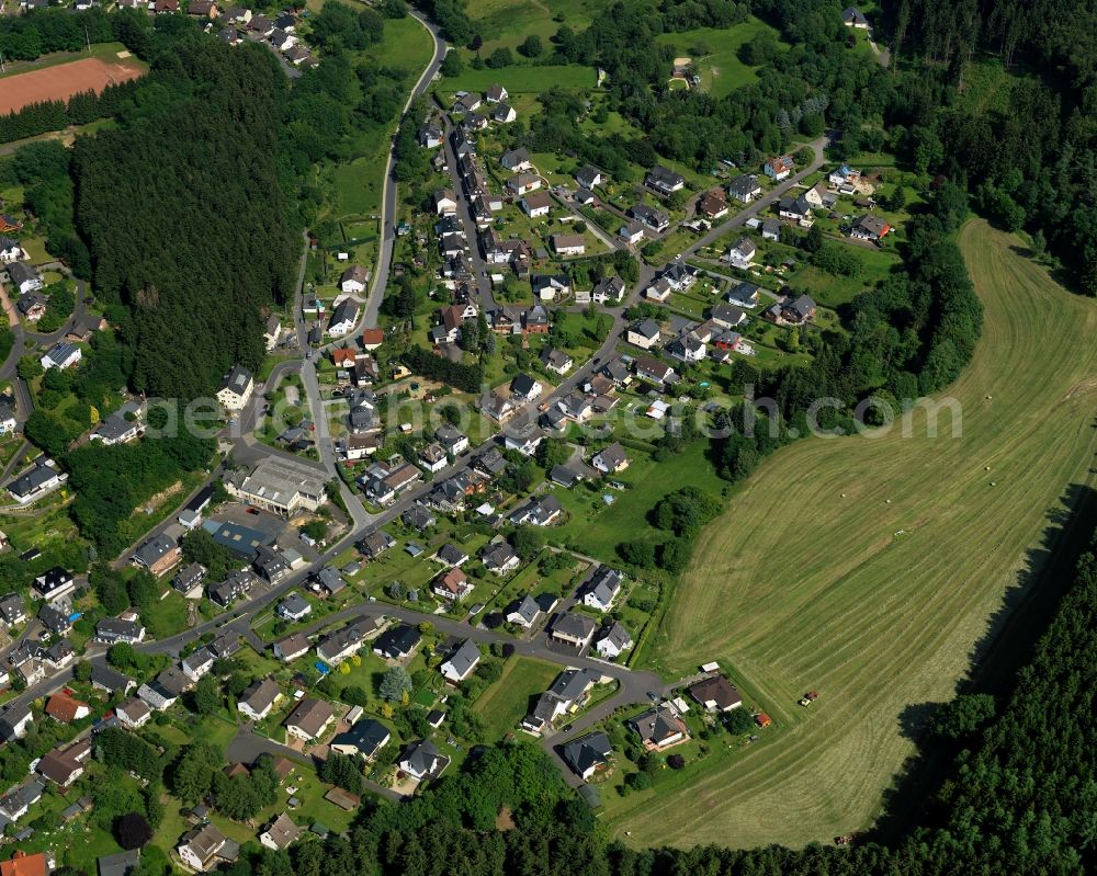 Aerial photograph Brachbach - City view of the borough Brachbach in Kirchen (Sieg) in Rhineland-Palatinate. The town is a recognized health resort in the southwestern part of Siegerlands