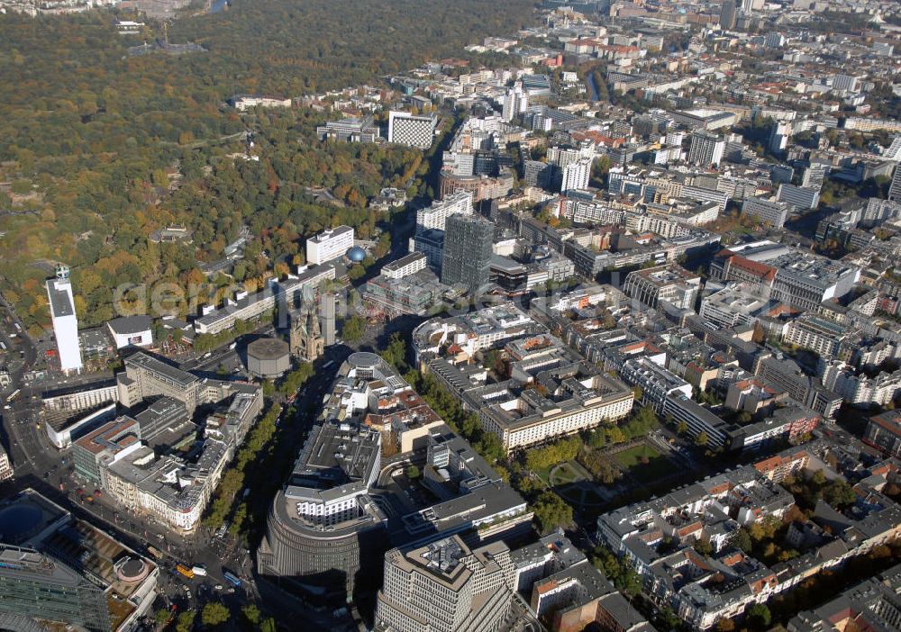 Aerial image Berlin - Blick auf das Wohn- und Geschäftsviertel um den Breitscheidplatz mit der Kaiser-Wilhelm-Gedächtniskirche in Berlin-Charlottenburg am Tiergarten Berlin.