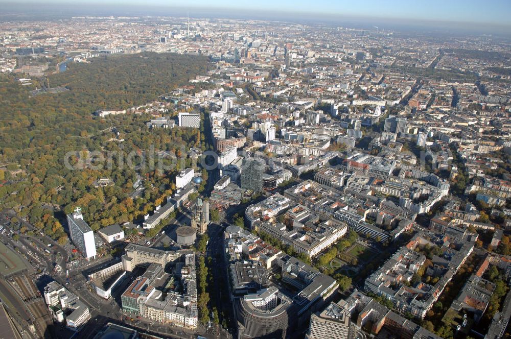 Aerial photograph Berlin - Blick auf das Wohn- und Geschäftsviertel um den Breitscheidplatz mit der Kaiser-Wilhelm-Gedächtniskirche in Berlin-Charlottenburg am Tiergarten Berlin.