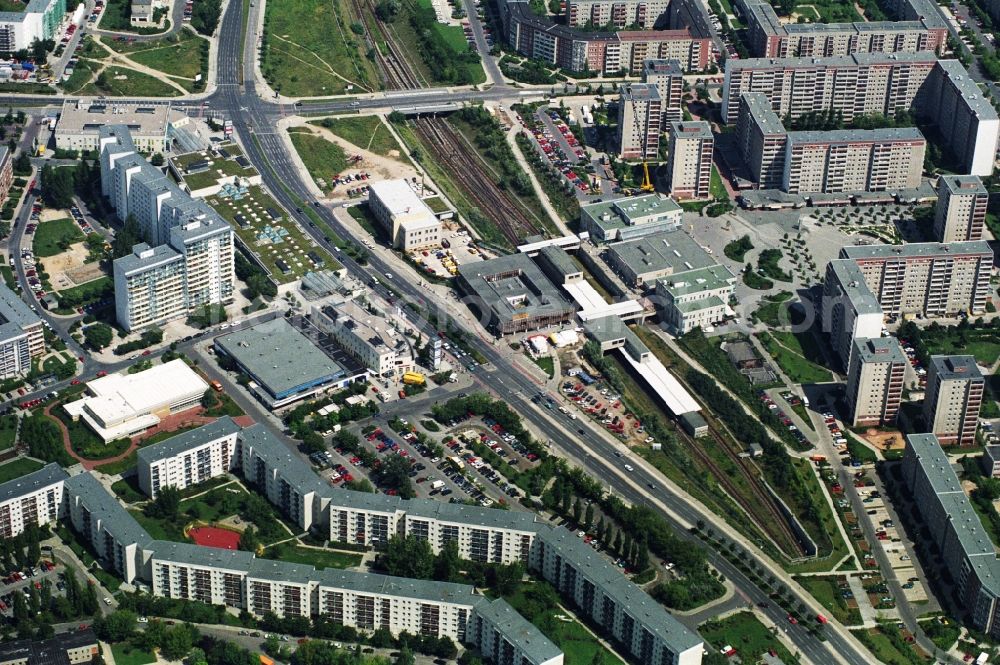 Aerial photograph Berlin Hellersdorf - City view from the developed part of the GDR era in prefab district Hellersdorf in Berlin