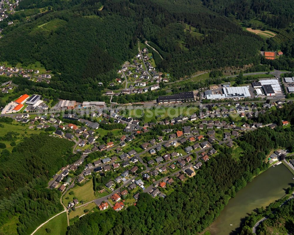 Niederfischbach from the bird's eye view: City view of the borough Eicherhof in Niederfischbach in Rhineland-Palatinate. Niederfischbach is a part of Kirchen (Sieg). The town is a recognized health resort in the southwestern part of Siegerlands