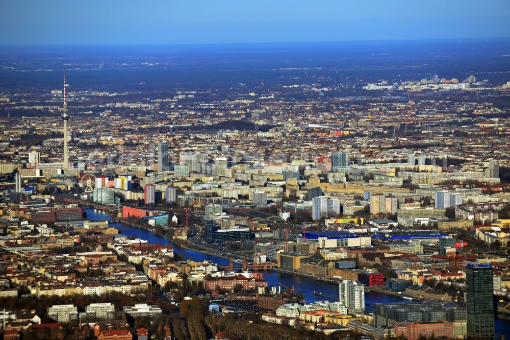 Aerial photograph Berlin - City sectional view taken along the river Spree, Treptow - Friedrichshain towards the center of Berlin