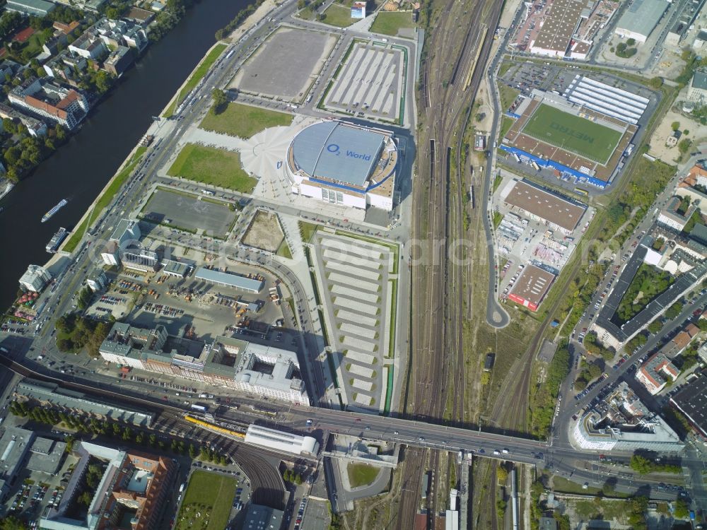 Berlin from the bird's eye view: District development area view Warschauer Straße at the O2 Arena in Berlin - Friedrichshain