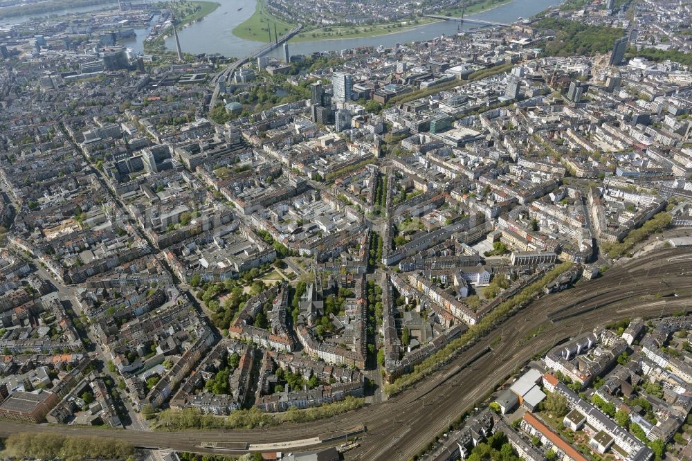 Aerial image Düsseldorf - Partial view of the city of Friedrichstadt along the railway tracks to the main train station in Dusseldorf in North Rhine-Westphalia. Photo: Hans Blossey