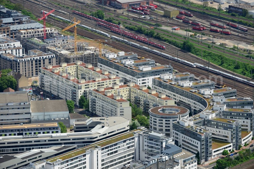 Aerial image Frankfurt am Main - View of the Galluspark part of the Gallus part of Frankfurt in the state Hesse. The whole complex is located between Kleyerstrasse and the rail tracks on site of the former Adler works. It was started in 1992 and includes 220.000 m² of office, commercial and residential buildings. It was built energy efficiently