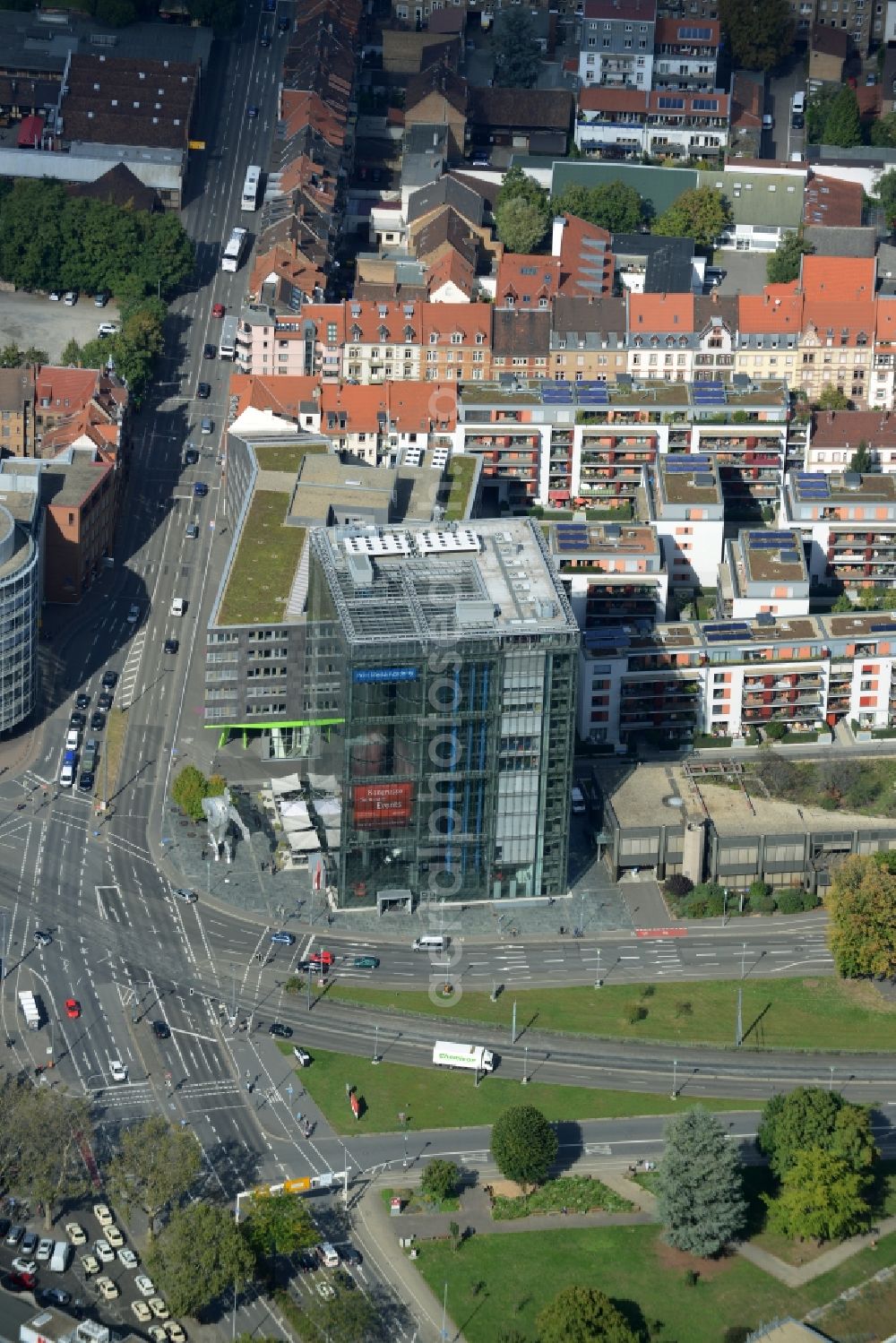 Aerial photograph Heidelberg - View of the area around the square Kurfuersten-Anlage in Heidelberg in the state of Baden-Wuerttemberg. The the Print Media Academy is located on Mittermaierstrasse