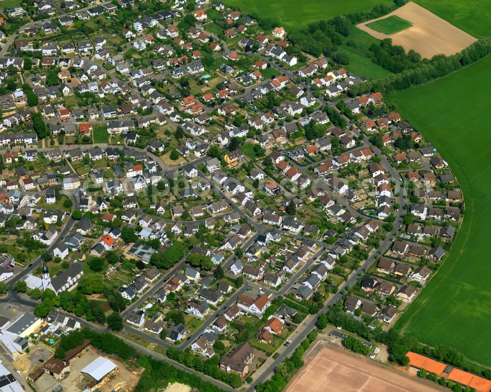 Aerial photograph Neuwied - View of the Gladbach part of the town of Neuwied in the state of Rhineland-Palatinate. The town is located in the county district of Mayen-Koblenz on the right riverbank of the river Rhine. The town is an official tourist resort and is an important historic industrial site. Gladbach is located in its North, in the Nature Park Rhine-Westerwald Forest