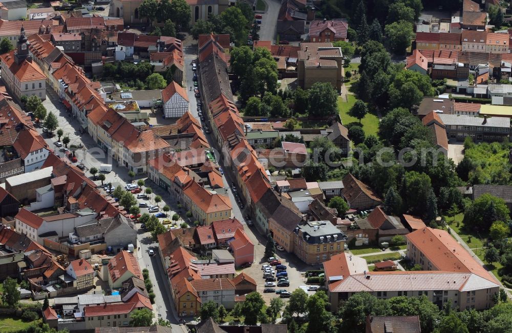 Aerial photograph Greußen - Partial town view of Greussen in the state of Thuringia with view of the city's market square, on which the restored Town Hall is located, and the public regular school in the street Herrenstrasse