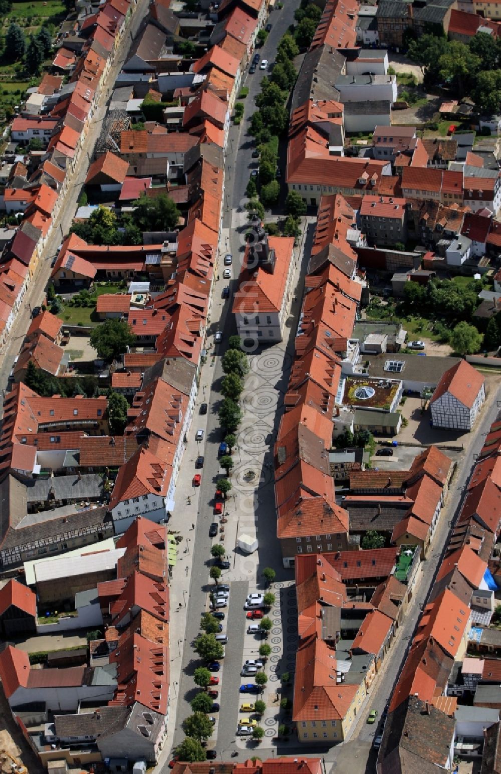 Aerial photograph Greußen - Partial town view of Greussen in the state of Thuringia with view of the city's market square, on which the restored Town Hall is located