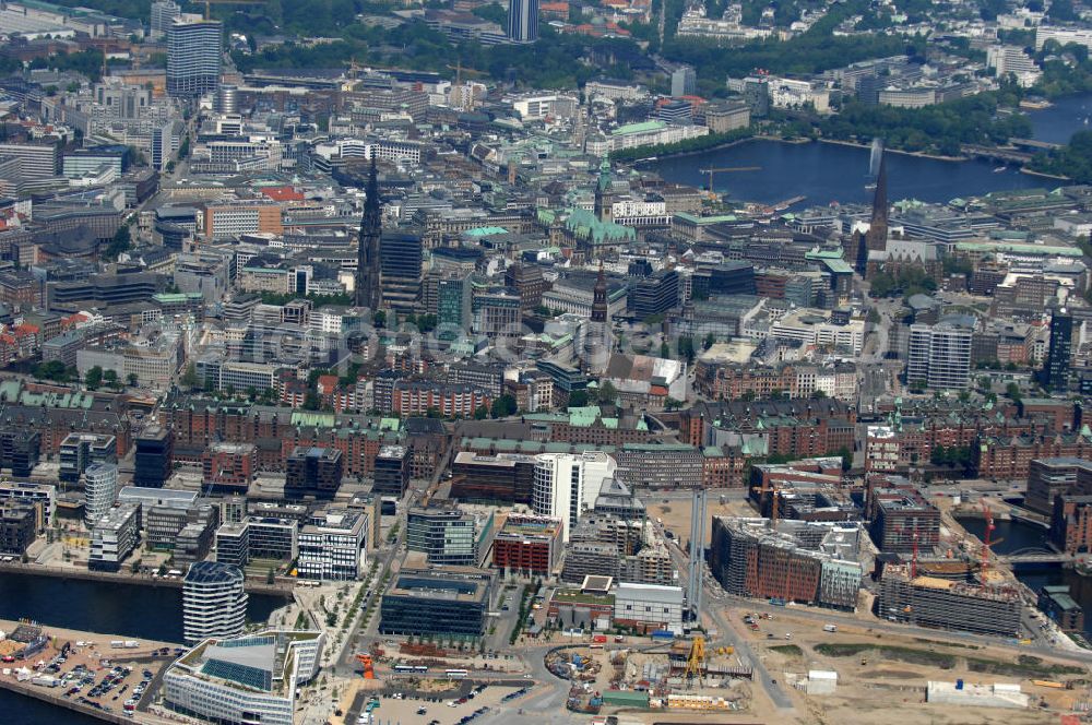 Aerial image Hamburg - Sicht über die Baustelle der Hafencity im Überseequartier, die Speicherstadt, Hamburg-Altstadt und die Binnenalster. View over the construction area of Hafencity at quarter Überseequartier, over the warehouse district, the old town, and the Inner Alster.