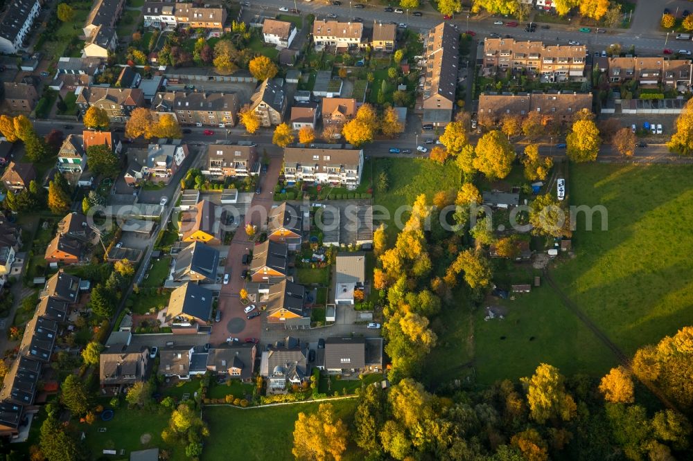 Aerial photograph Gladbeck - View of the autumnal Zweckel part along Winkelstrasse and Scheideweg in Gladbeck in the state of North Rhine-Westphalia