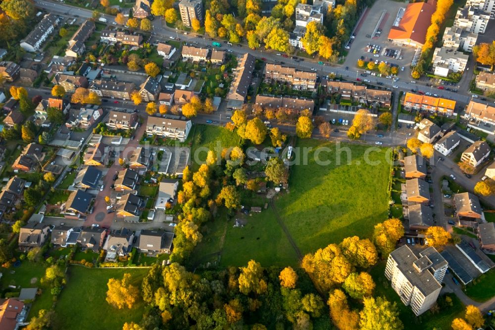 Aerial image Gladbeck - View of the autumnal Zweckel part along Winkelstrasse and Scheideweg in Gladbeck in the state of North Rhine-Westphalia