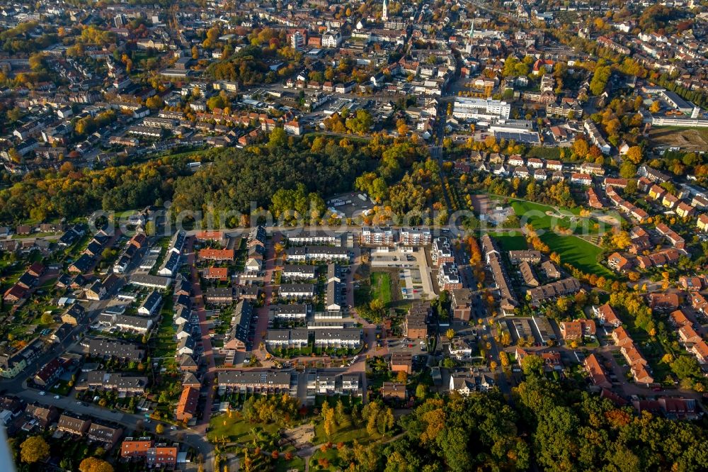 Gladbeck from above - View of the autumnal residential area on Bergmannstrasse and Wilhelm-Olejnik-Strasse in Gladbeck in the state of North Rhine-Westphalia